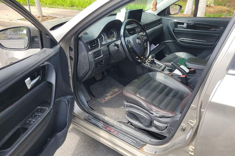 Used FORTHING Joyear S50 2017 1.6L CVT Luxury Model Driver Seat