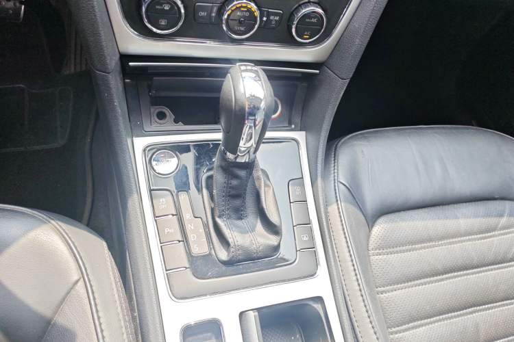 Used Volkswagen Passat 2014 1.8TSI DSG Prestige Navigation Edition
