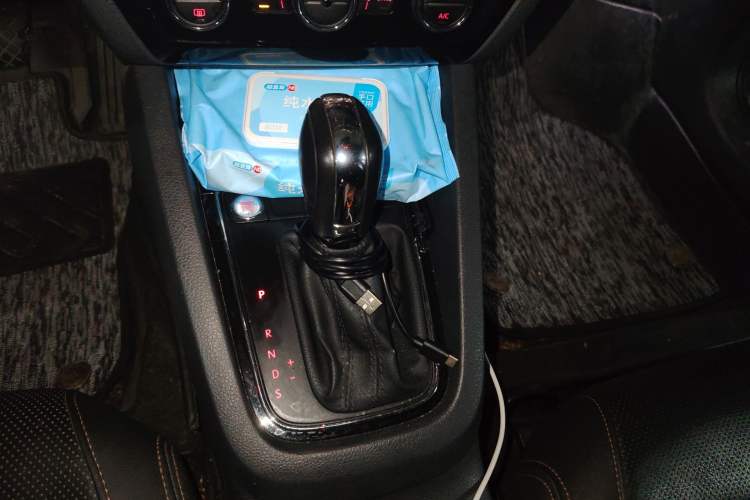 Used Volkswagen Sagitar 2015 230TSI Automatic Luxury Model
