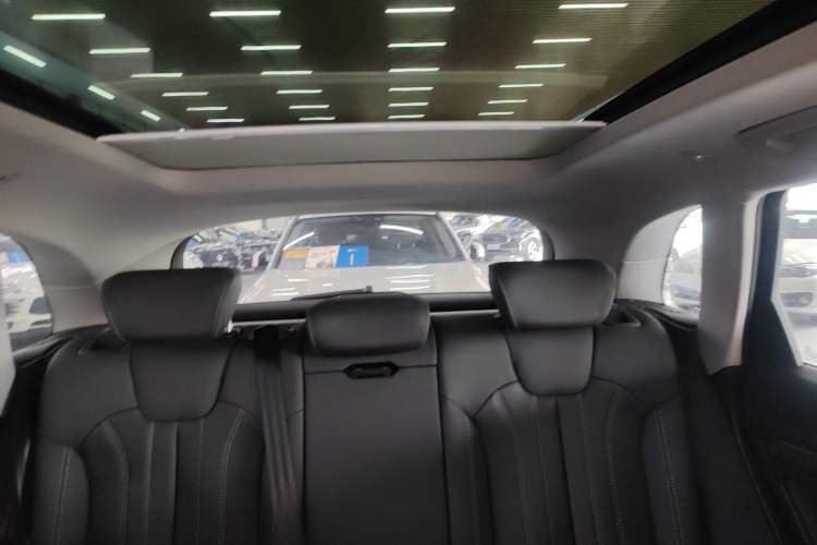 Used Audi Q5L 2022 40T Fashionable and Dynamic Model Headliner