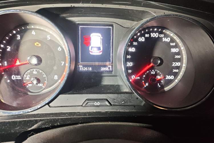 Used Volkswagen Tiguan L 2018 Facelift 330TSI Automatic Two-Wheel Drive Luxury Edition Odometer Close Up