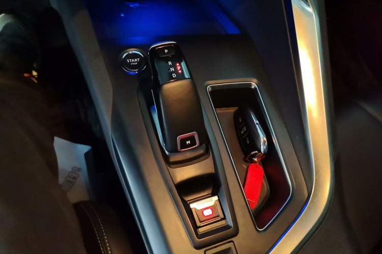 Used Peugeot 5008 2021 360THP 5-Seater Strength Edition Gear Lever