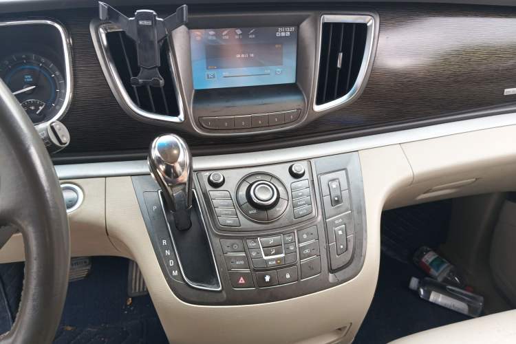 Used Buick GL8 2011 2.4L LT Luxury Business Executive Edition