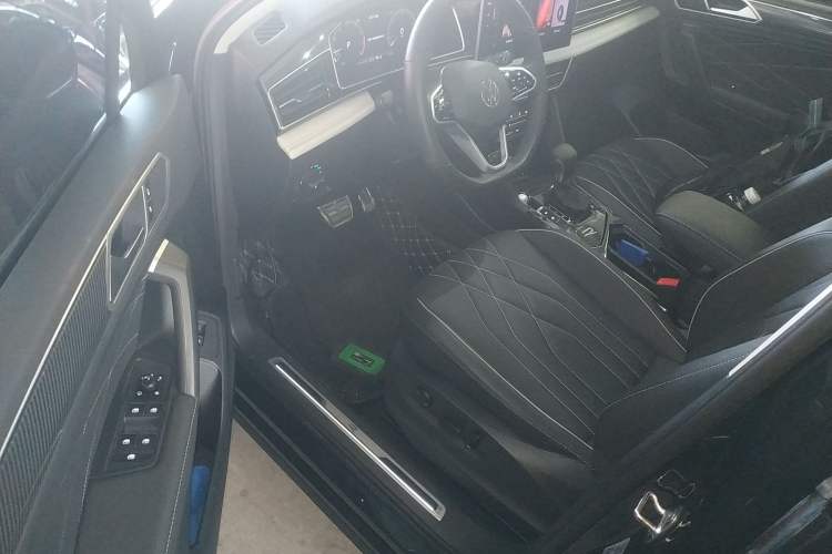 Used Volkswagen Tiguan L 2023 Restyled 330TSI Automatic Two-Wheel Drive R-Line Enhanced Comfort Version Driver Seat