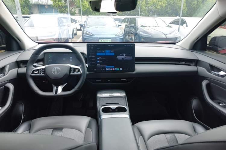 Used MG ES5 2025 425 Pro Rear-Drive Version Center Console