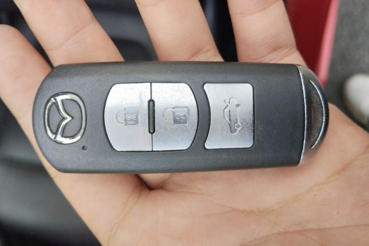 Used Mazda Atenza 2015 2.0L Blue Sky Luxury Edition