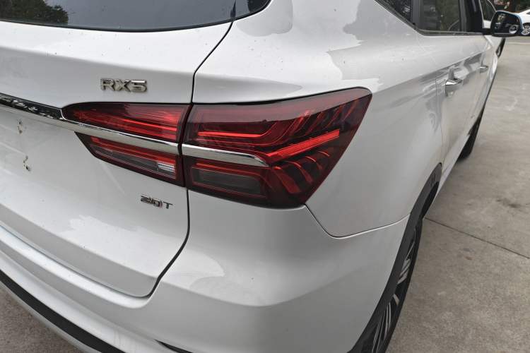 Used Roewe RX5 2019 20T Two-Wheel Drive Automatic Ali Smart Connectivity Platinum Edition Right Rear Taillight