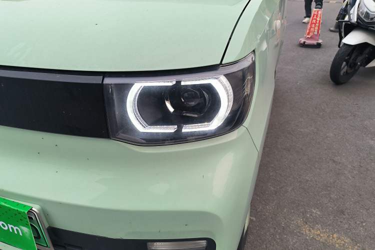 Used Wuling Hongguang MINIEV 2021 Macaron Premium Model – Lithium Iron Phosphate Left Front Headlight