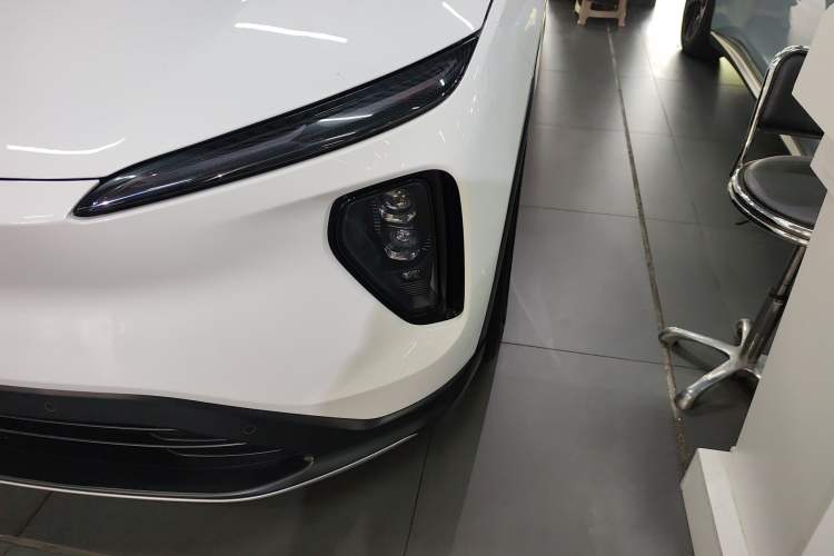 Used Nio ES6 2024 75 kWh Left Front Headlight
