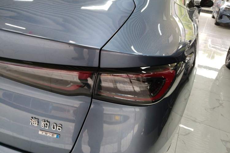 Used BYD Seal 06 New Energy 2025 DM-i Smart Drive 120KM Prestige Model Right Rear Taillight