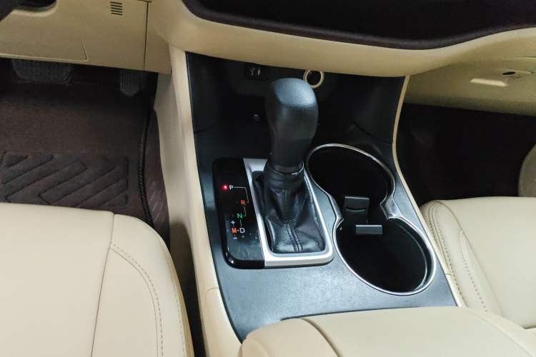 Used Toyota Highlander 2017 2.0T Four-Wheel Drive Elite Edition 7-Seater Gear Lever