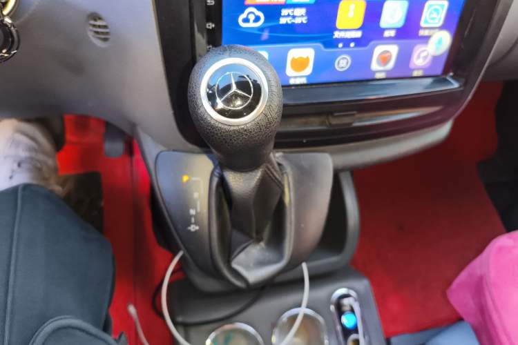 Used Mercedes-Benz Vito 2010 2.5L Elite Edition Gear Lever