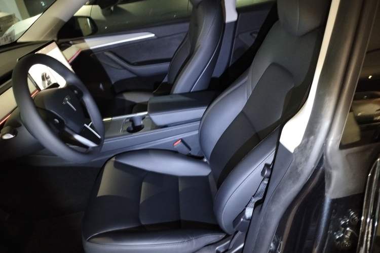 Used Tesla Model Y 2024 Rear-Wheel-Drive Version Left Front Seat