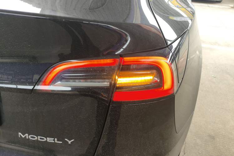 Used Tesla Model Y 2023 Rear-Wheel-Drive Version
