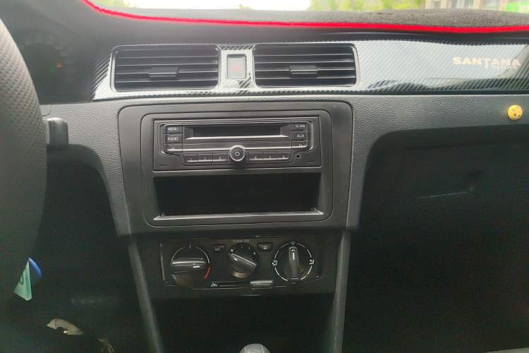 Used Volkswagen Santana 2019 1.5L Automatic Fashion Edition China VI Audio And AC Panel