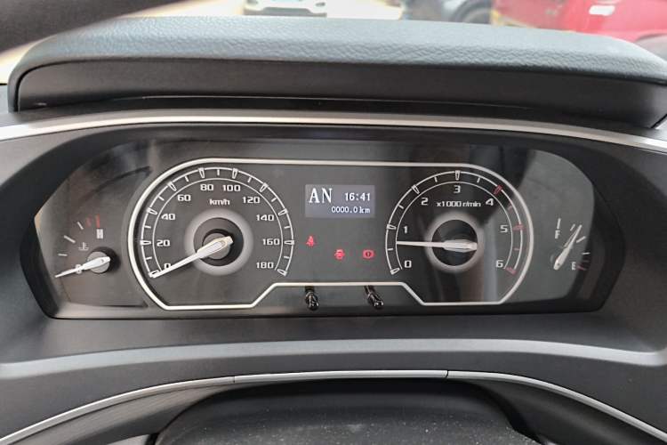 Used SAIC MAXUS Xintu V80  Instrument Cluster