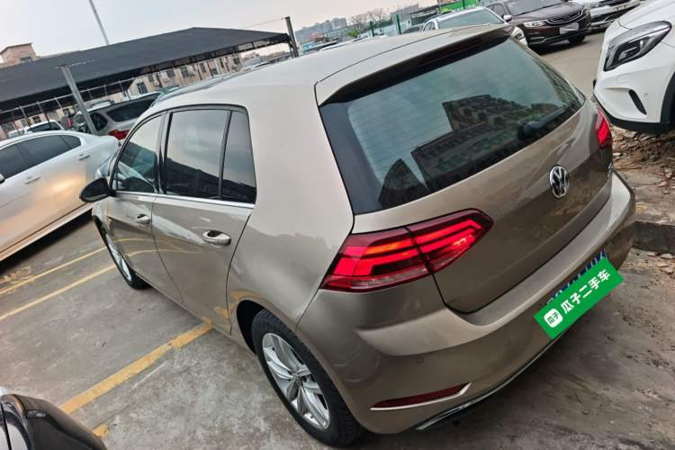 Used Volkswagen Golf 2018 230TSI Automatic Comfort Model Rear Left 45 Deg