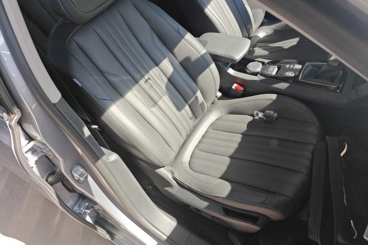 Used Peugeot 408 2024 360THP "Da Da" Model – Latou Edition Right Front Seat