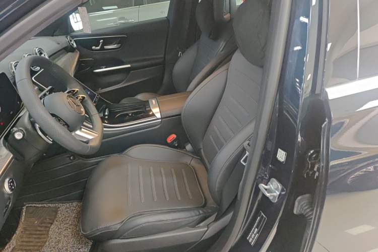 Used Mercedes-Benz C-Class 2024 Restyled C 260 L Sport Edition Left Front Seat