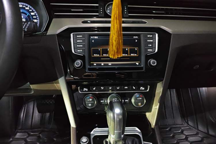 Used Volkswagen Variant 2017 380TSI Two-Wheel Drive Comfort Edition