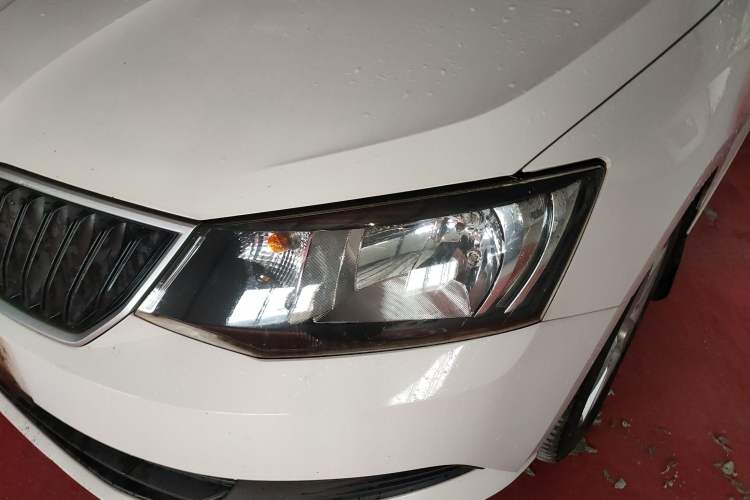 Used Skoda Fabia 2016 1.4L Automatic Car Enjoy Edition
