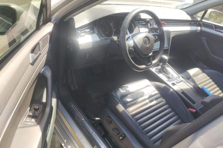 Used Volkswagen Magotan 2017 330TSI DSG Leading Model Driver Seat