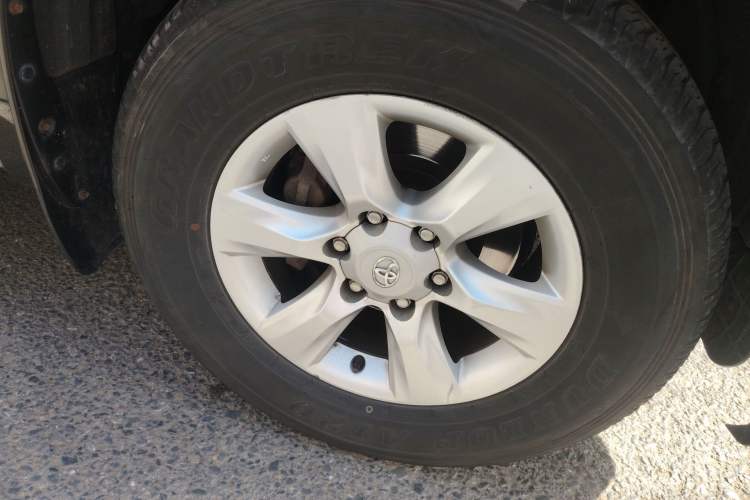 Used Toyota Prado 2013 2.7L Automatic Parallel Import