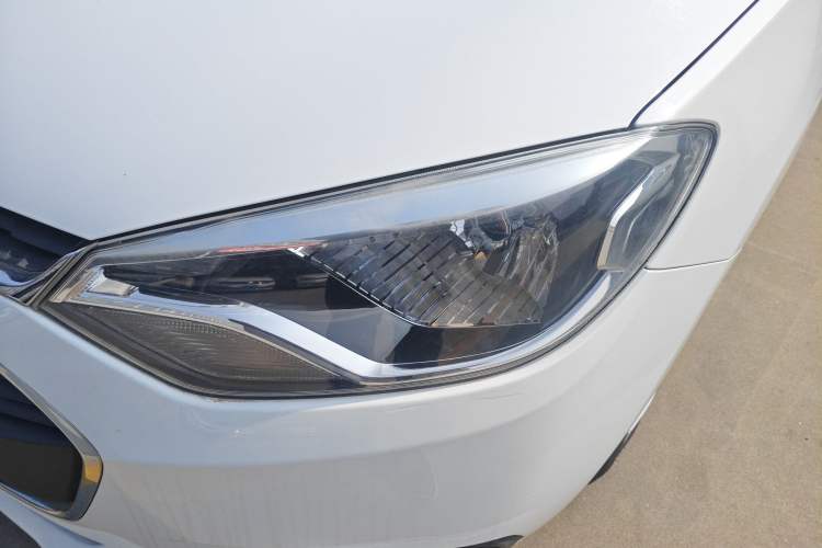 Used Chevrolet Lova RV 2016 1.5L Manual Comfort Edition
