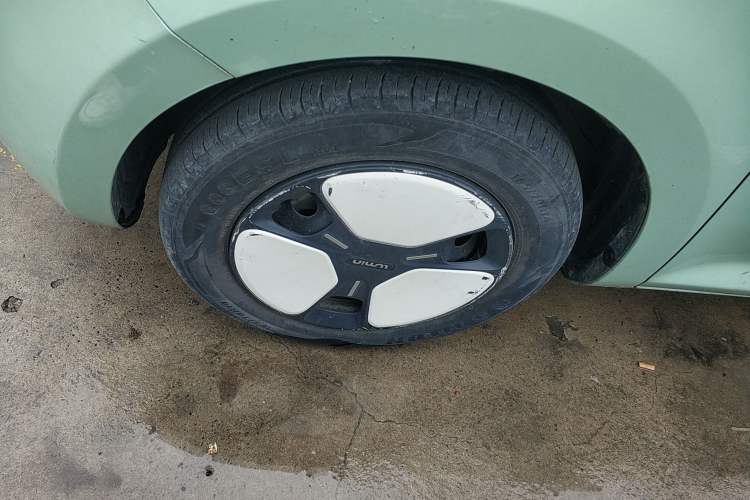 Used CHANGAN NEVO Lumin 2022 210km Sweet Edition Left Front Wheel Hub