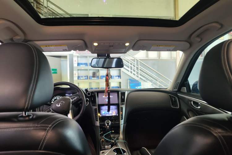 Used Infiniti Q50L 2018 2.0T Enjoyment Version China VI Standard