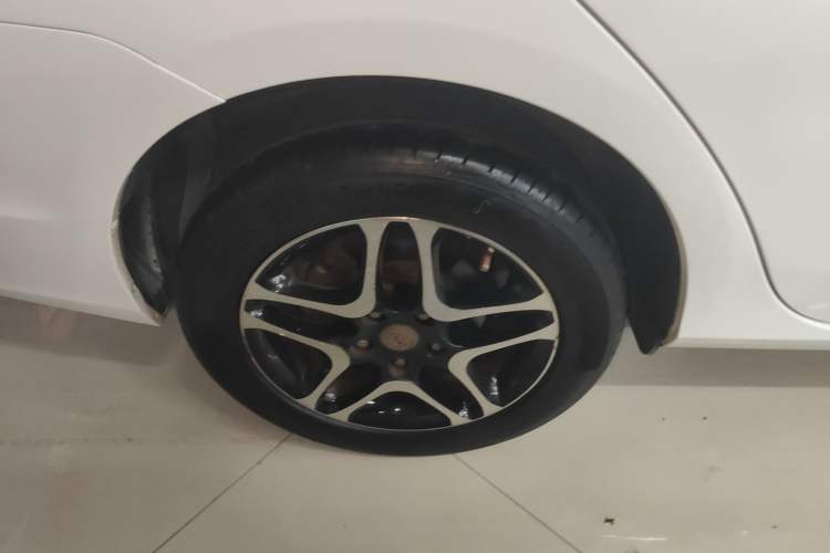 Used BYD G5 2014 1.5TID Automatic Prestige Model