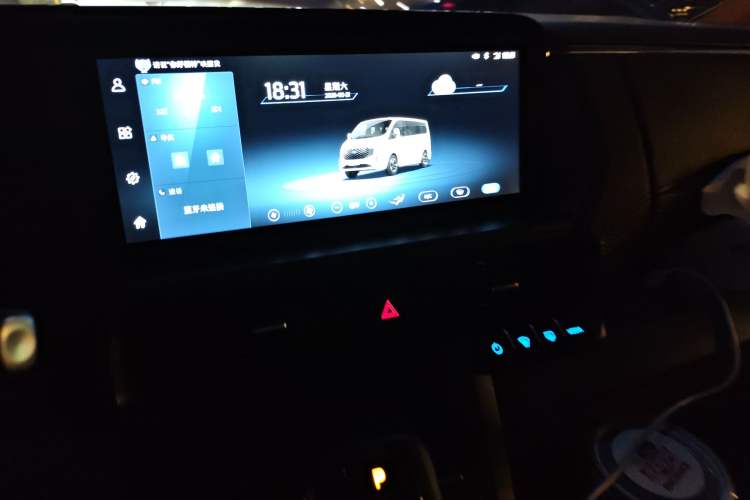 Used Juntian Black Warrior Youth 2023 2.0T Diesel Standard Edition Audio And AC Panel