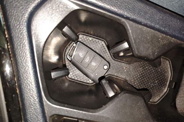 Used Volkswagen Tharu 2023 300TSI Two-Wheel-Drive Full Moon Edition