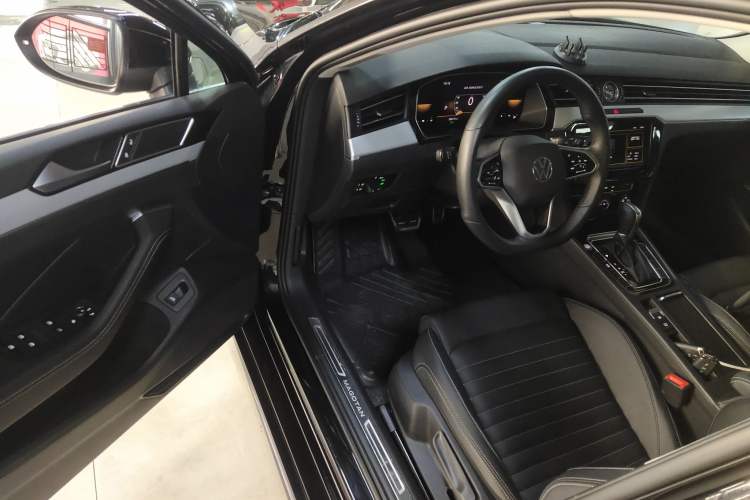 Used Volkswagen Magotan 2025 Zhongxiang Version 280TSI DSG Comfort Edition