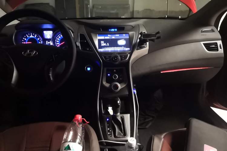 Used Hyundai Elantra (5th Generation / Langdong) 2016 1.6L Automatic Prestige Model Audio And AC Panel