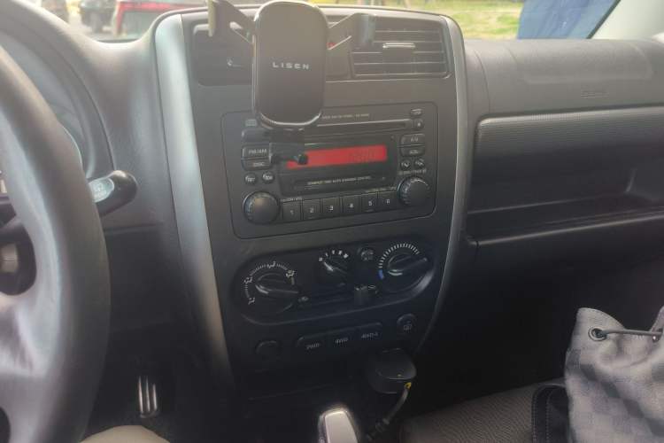 Used Suzuki Jimny 2012 1.3 AT JLX Audio And AC Panel