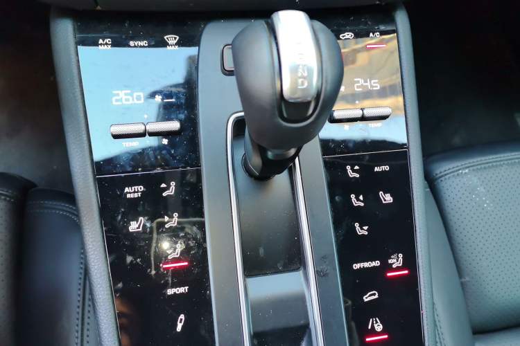 Used Porsche Macan 2023 Macan 2.0T Gear Lever