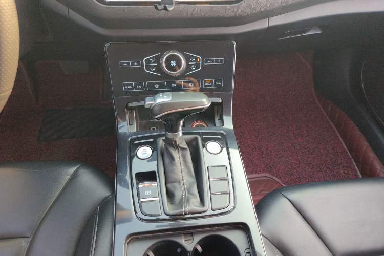 Used Hongqi H5 2018 30TD Dynamic Edition
