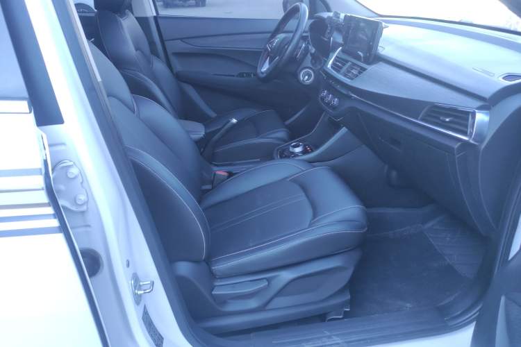 Used Baojun 360 2019 1.5L Automatic Elite Version China VI
