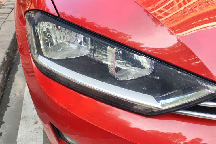 Used Volkswagen Golf Sportsvan 2016 230TSI Automatic Luxury Version Right Front Headlight