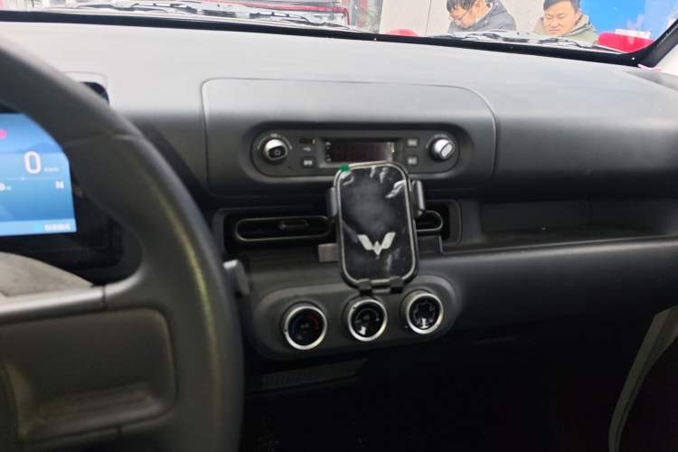 Used Wuling Zhiguang New Energy 2025 Model 305km Ambitious Edition