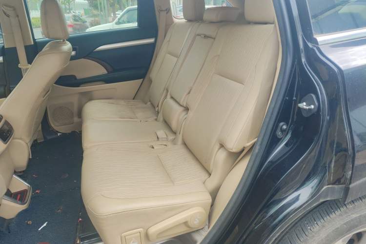 Used Toyota Highlander 2015 2.0T Four-Wheel Drive Elite Edition 7-Seater Left Rear Seat