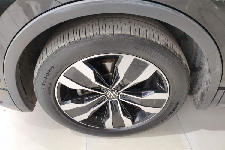 Used Volkswagen Tiguan L 2023 330TSI Automatic Two-Wheel Drive R-Line Flagship Edition