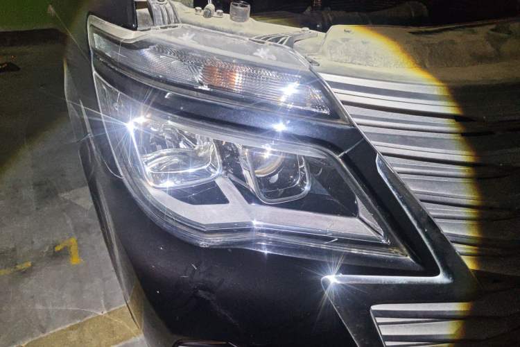 Used FORTHING Lingzhi 2019 M5L 1.6L 7-Seater Luxury Model China VI Standard Right Front Headlight