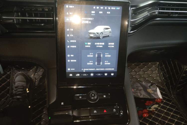 Used Nio ES8 2018 355 km Base Version 7-Seater Edition Audio And AC Panel