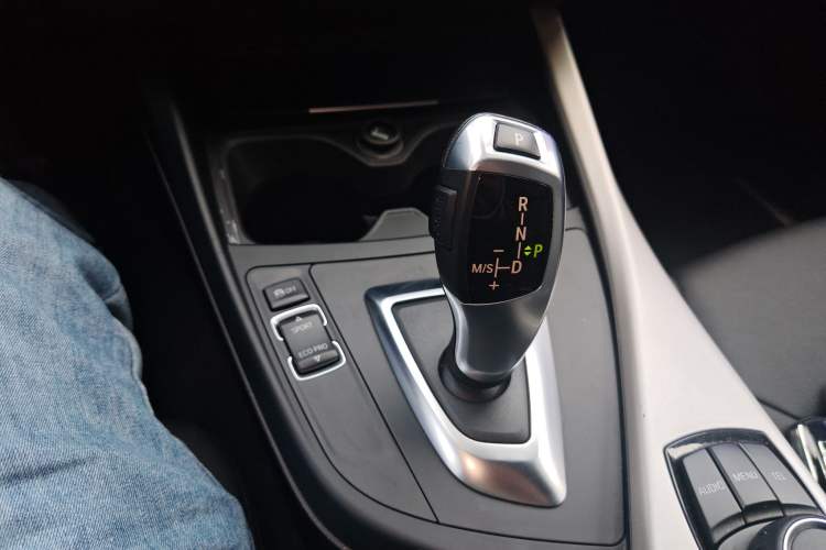 Used BMW 2 Series 2015 220i Convertible Coupe Leading Model