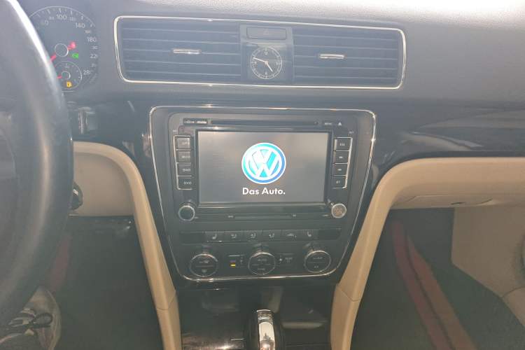 Used Volkswagen Passat 2014 1.8TSI DSG Prestige Edition
