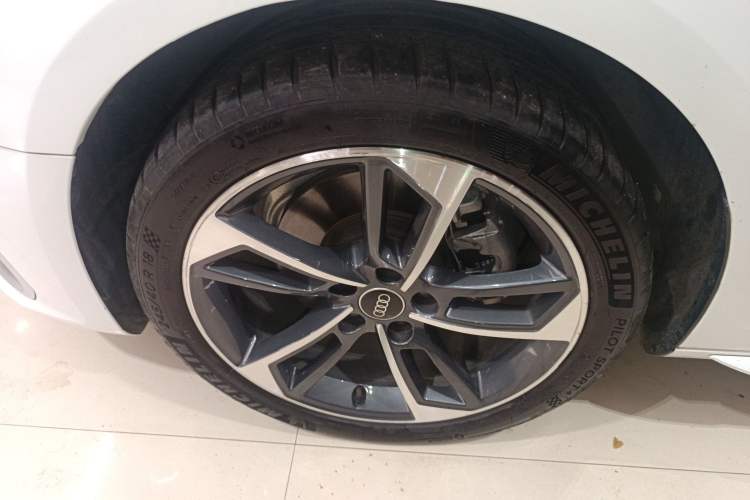 Used Audi A4L 2022 40 TFSI Fashion Dynamic Model Left Front Wheel Hub