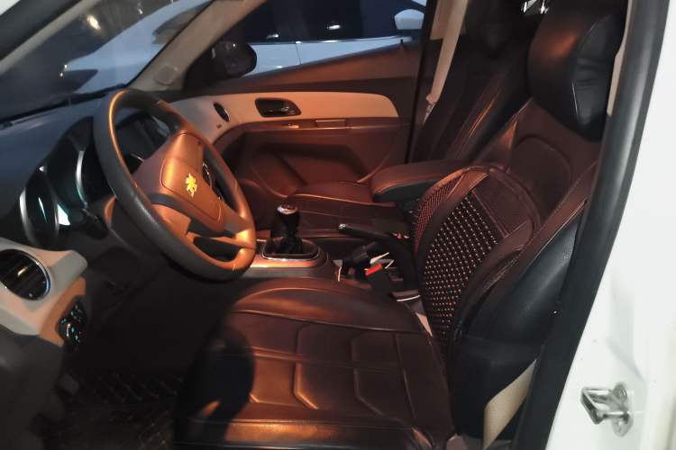 Used Chevrolet Cruze 2015 1.5L Classic SE MT
