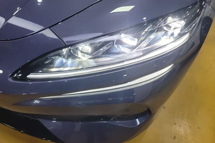 Used Denza Z9 2024 1100 km Four-Wheel Drive Max Version
